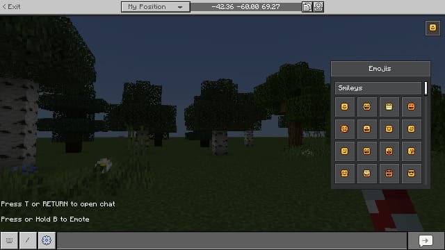 Панель эмодзи в чате Minecraft PE (Bedrock)