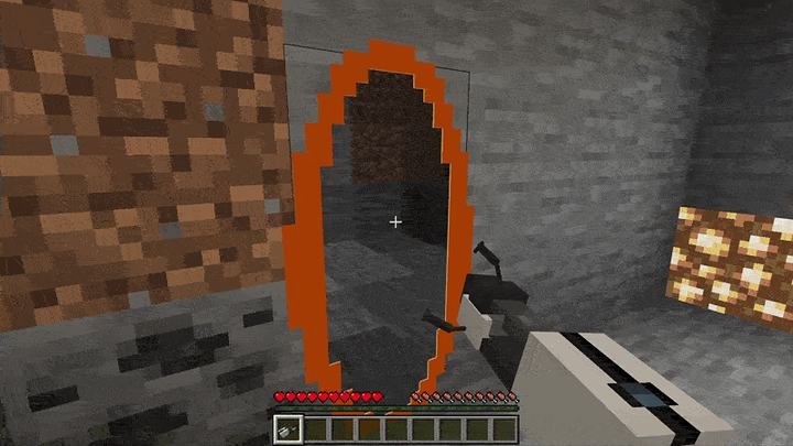 Оранжевый портал на стене в моде Пушки из Портал ган для Minecraft PE (Bedrock)